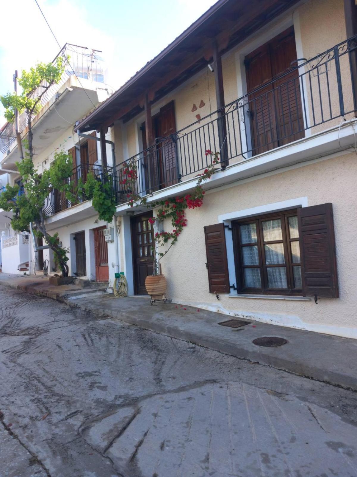 Katerinas Apartmens Скиатос Экстерьер фото