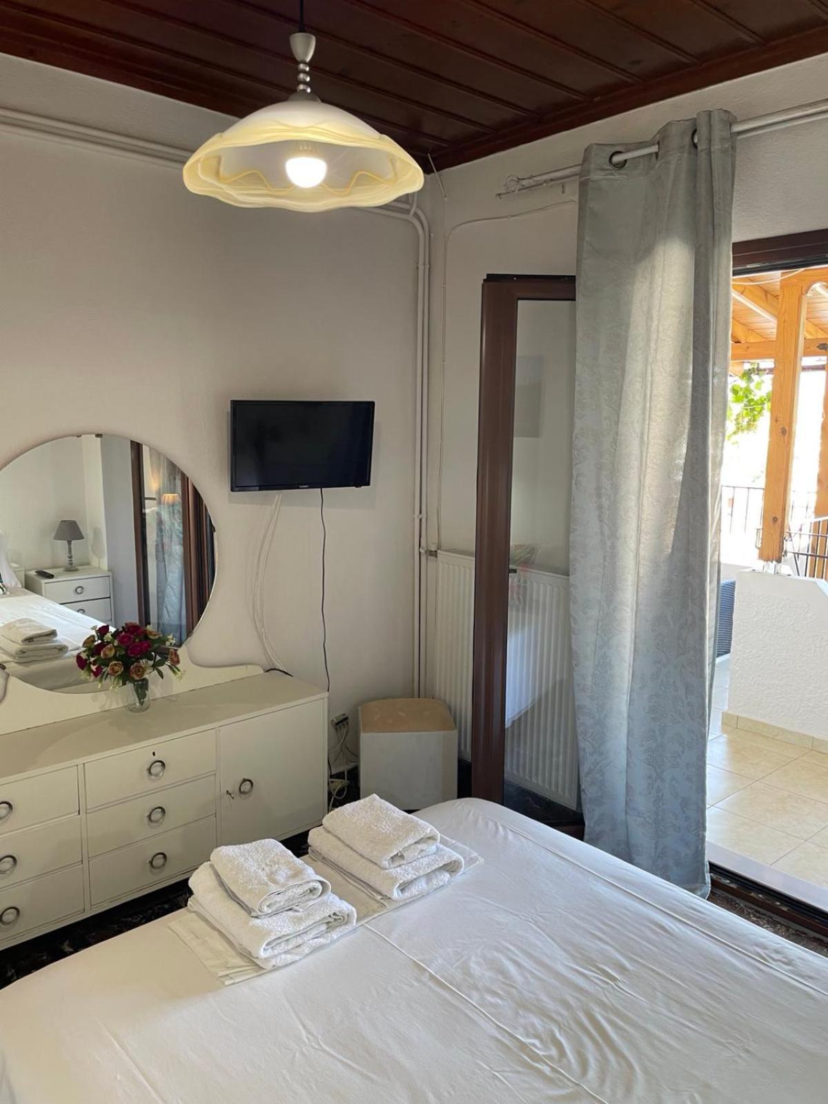 Katerinas Apartmens Скиатос Экстерьер фото